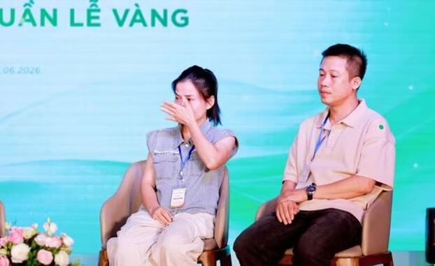 Hai vợ chồng chị Nguyễn Thị Thủy (Thanh Hóa) hạnh phúc và xúc động nhớ lại hành trình gian nan khi đi chữa hiếm muộn.