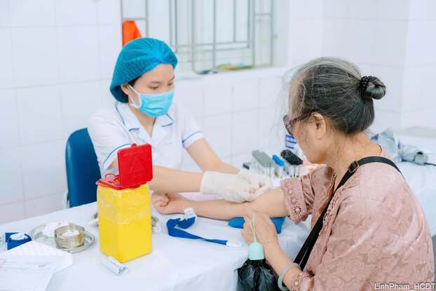 Hoạt động khám sức khỏe miễn phí cho người dân được triển khai tại các xã, phường ở Hà Nội từ ngày 1/7. Ảnh: Phạm Linh