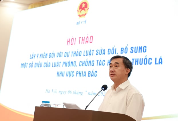 GS.TS Trần Văn Thuấn - Thứ trưởng Bộ Y tế phát biểu tại hội thảo. Ảnh: Lê Hảo