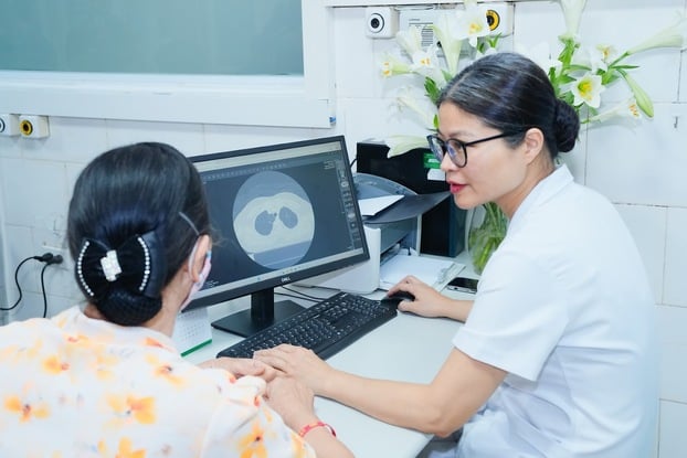 Bộ Y tế đề xuất mở rộng thanh toán BHYT cho người bệnh ung thư. Ảnh: Thành Dương