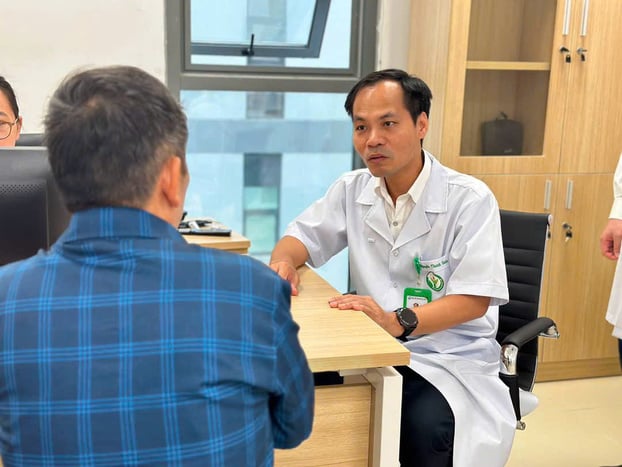 Gần 300 người bệnh được khám, tư vấn trong ngày đầu cơ sở Ninh Bình hoạt động  