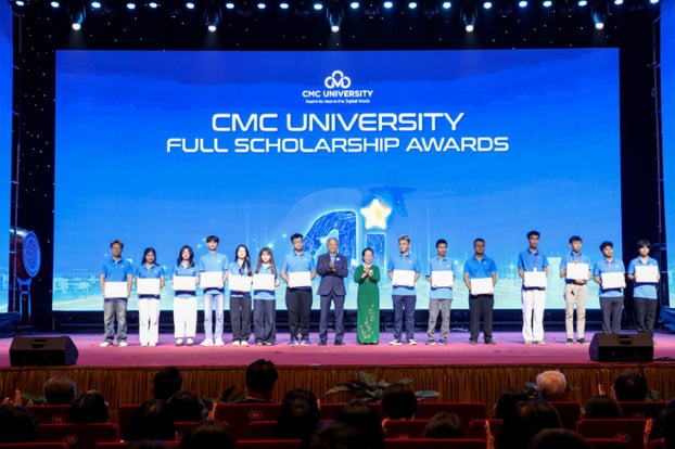Trường Đại học CMC tặng học bổng “CMC - Vì bạn xứng đáng” trị giá 96 tỉ đồng cho thí sinh có thành tích học tập xuất sắc