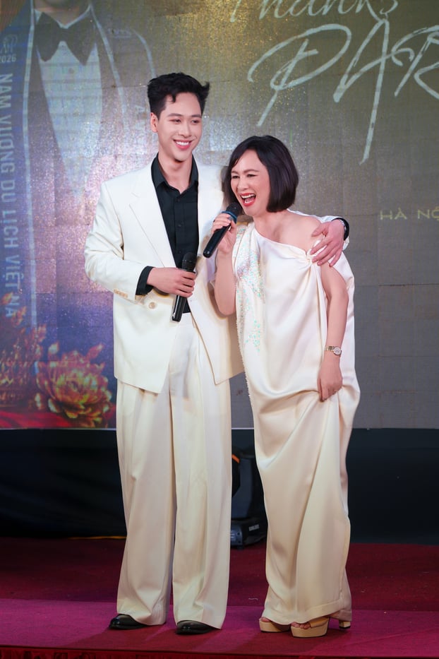 Minh Tuấn và mẹ, NSƯT Thanh Tâm