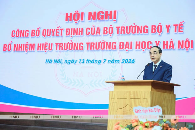 GS.TS.BS Nguyễn Hữu Tú tiếp tục làm Hiệu trưởng Trường Đại học Y Hà Nội