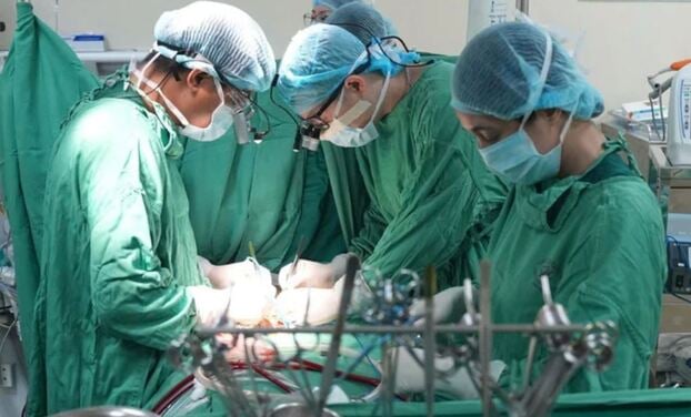 'Sửa' tim cho bé sinh non chỉ nặng 1,5kg bị dị tật tim bẩm sinh phức tạp.