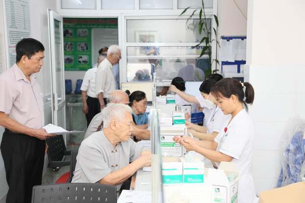 Bệnh viện Đa khoa Đức Giang tham gia khám sức khỏe cho người dân trong các chương trình chăm sóc sức khỏe cộng đồng