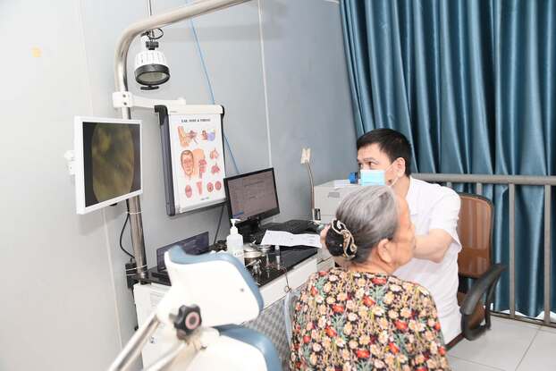 Nhiều địa phương đã triển khai khám sức khỏe miễn phí cho người dân