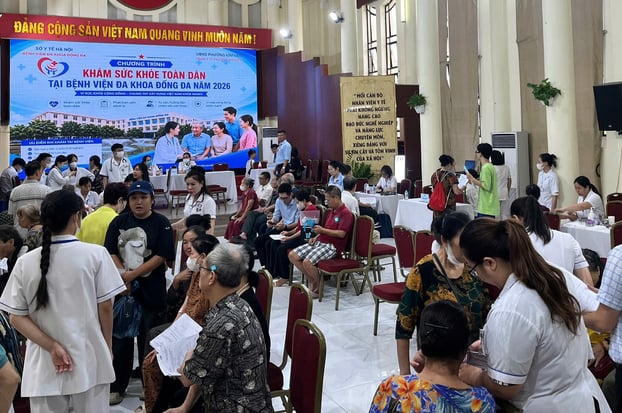 200 người dân đã được khám sức khoẻ định kỳ trong ngày 15/7. Ảnh: Đỗ Tấn