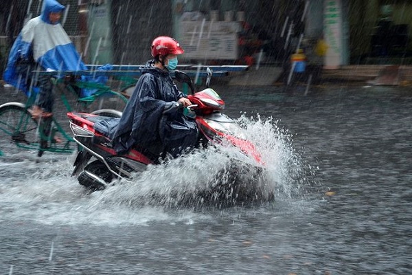Dự báo thời tiết ngày 20/7: Bắc Bộ và Bắc Trung Bộ có mưa to đến rất to cần đề phòng ngập úng, lũ quét và sạt lở đất.