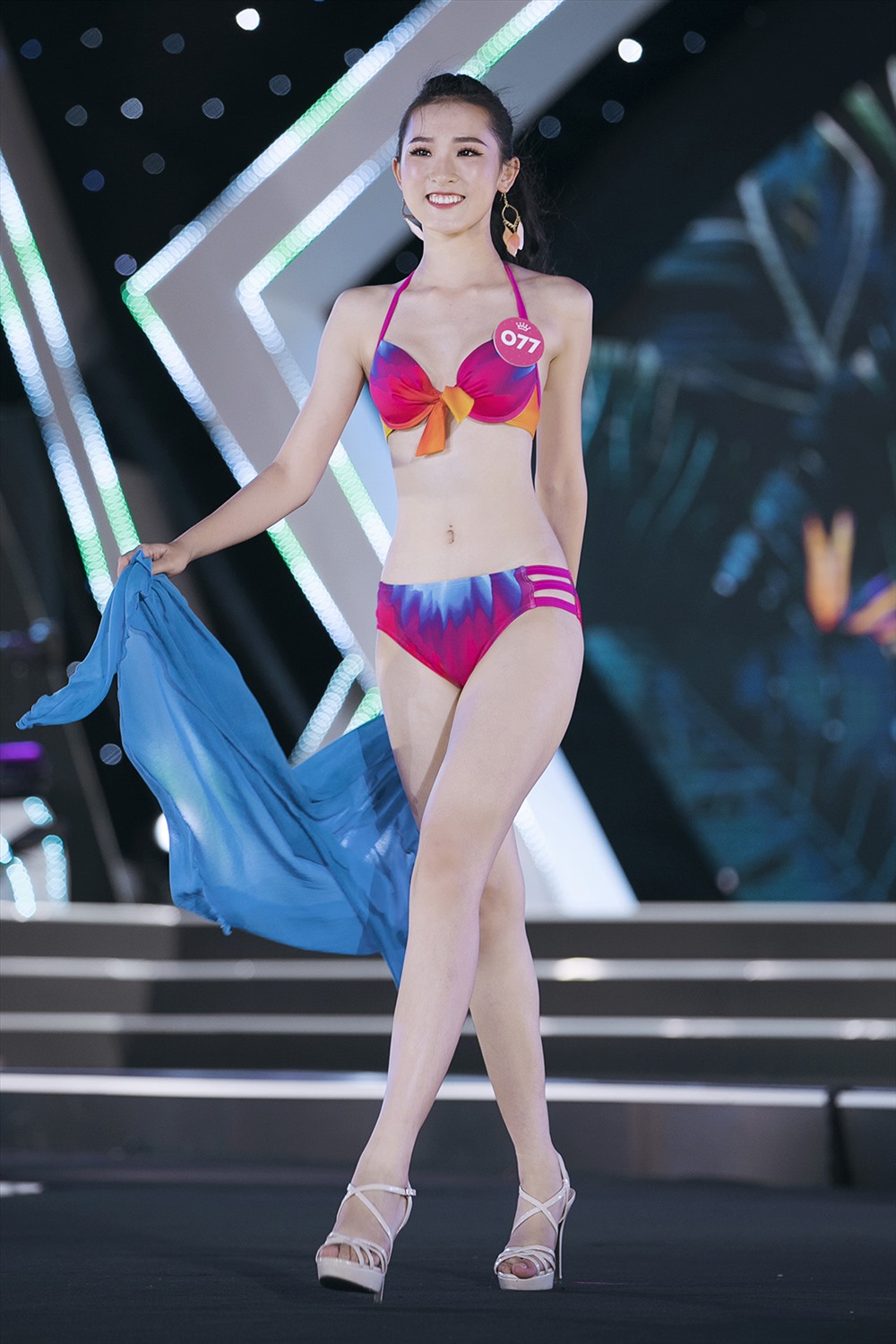 Cận cảnh màn trình diễn áo tắm của các thí sinh Hoa hậu Việt Nam 2018 5