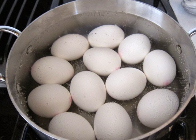 Luộc trứng theo 5 bước này đảm bảo trứng ngon lại không nứt 0