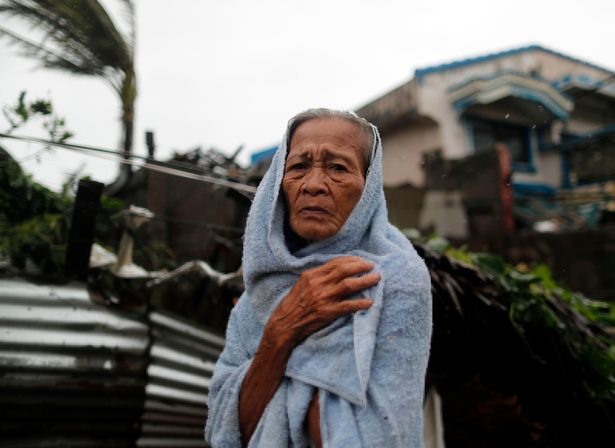 Hình ảnh tan hoang tại Philippines, Hong Kong sau khi siêu bão Mangkhut càn quét 3