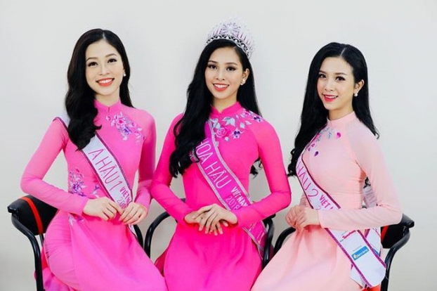   Hoa hậu Trần Tiểu Vy tỏa sáng bên Á hậu 1 và Á hậu 2  