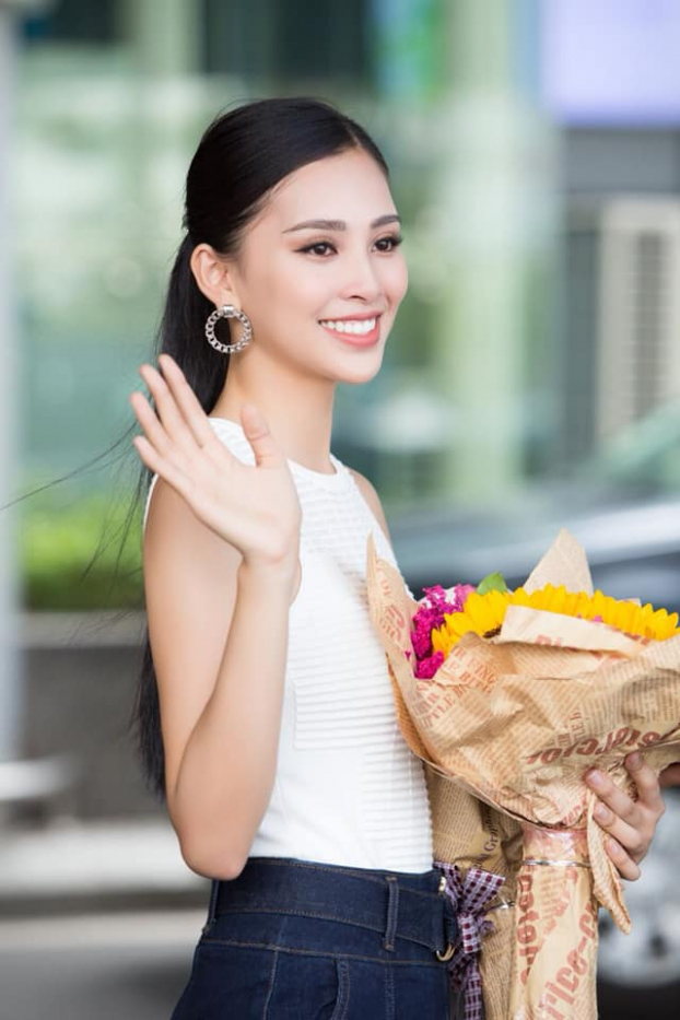 Tân Hoa hậu Trần Tiểu Vy đẹp không tì vết ngày trở về phố Hội 2