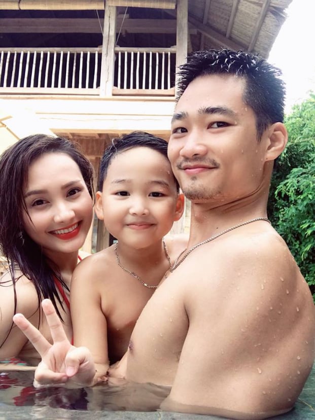   Nữ diễn viên Bảo Thanh hạnh phúc bên chồng và con trai trong kỳ nghỉ tại Nha Trang  