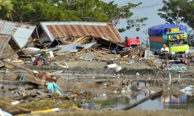 Những hình ảnh tan hoang sau động đất và sóng thần ở Palu, Indonesia 4