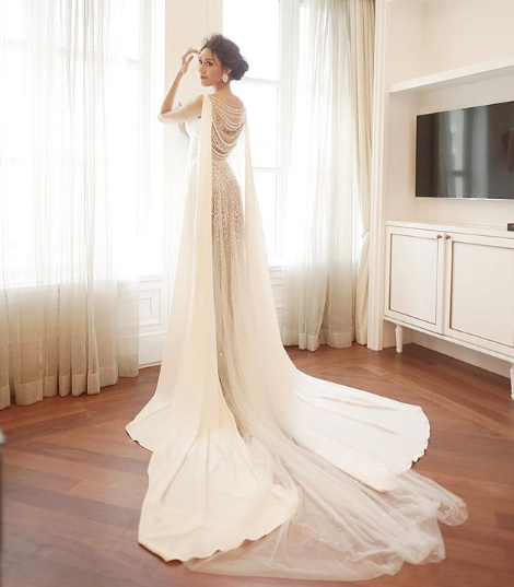 Bật mí chi tiết đặc biệt trên váy cưới 500 triệu của siêu mẫu Lan Khuê 0