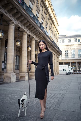 Hoa hậu Trần Tiểu Vy khoe street style 'chất lừ' tại Paris 7