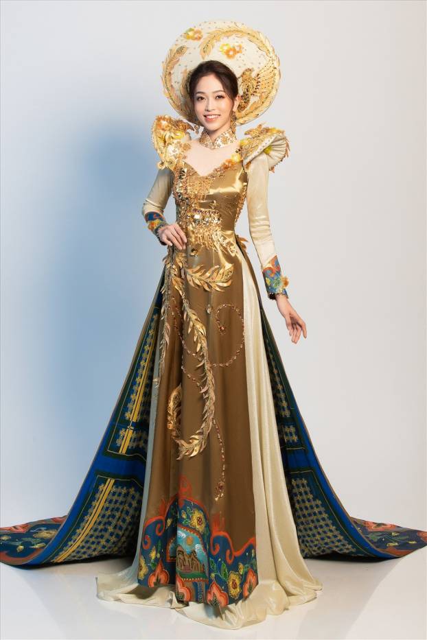 Cận cảnh bộ áo dài 'Ngũ Phụng Tề Phi' của Á hậu Phương Nga tại Miss Grand International 1
