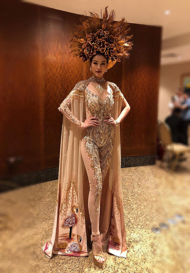 Chiêm ngưỡng bộ trang phục giúp Á hậu Phương Khánh đoạt Huy chương vàng tại Miss Earth 0