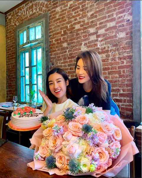 Hoa hậu Kỳ Duyên tổ chức sinh nhật cho Hoa hậu Mỹ Linh chứng minh tình bạn thân thiết 0