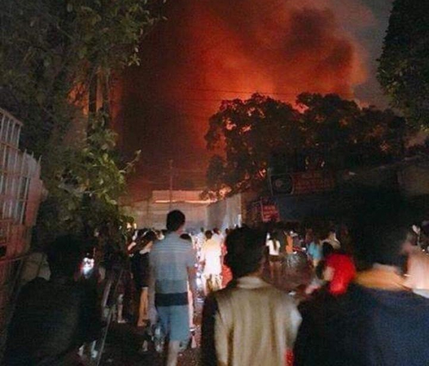 Xưởng gỗ 5.000 m2 ở Đồng Nai bốc cháy dữ dội trong đêm 0