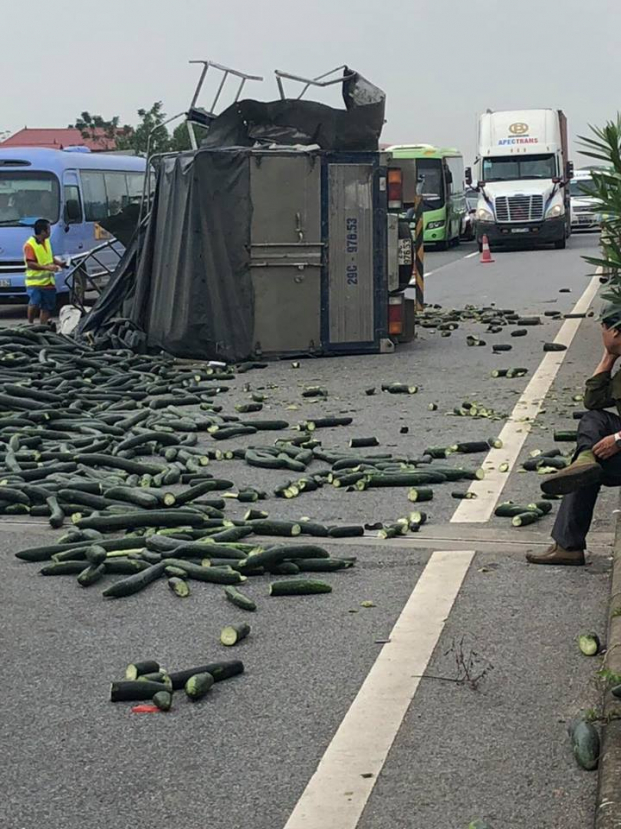   Hiện trường vụ tai nạn xảy ra chiều nay tại cao tốc Nội Bài - Lào Cai (Ảnh: Facebook Đào Nguyễn)  