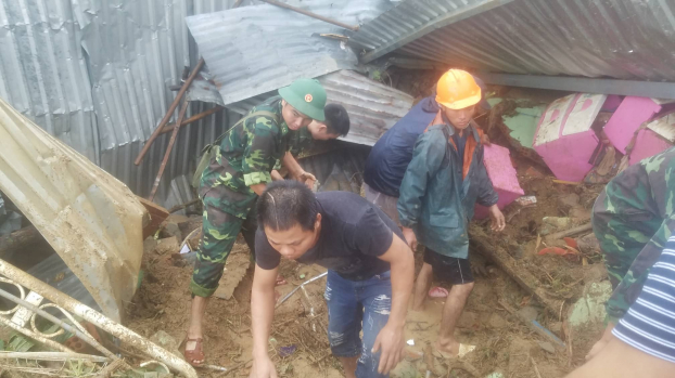 Khánh Hòa: Ảnh hưởng bão số 8, mưa lớn gây ngập lụt, ách tắc nhiều tuyến đường 3