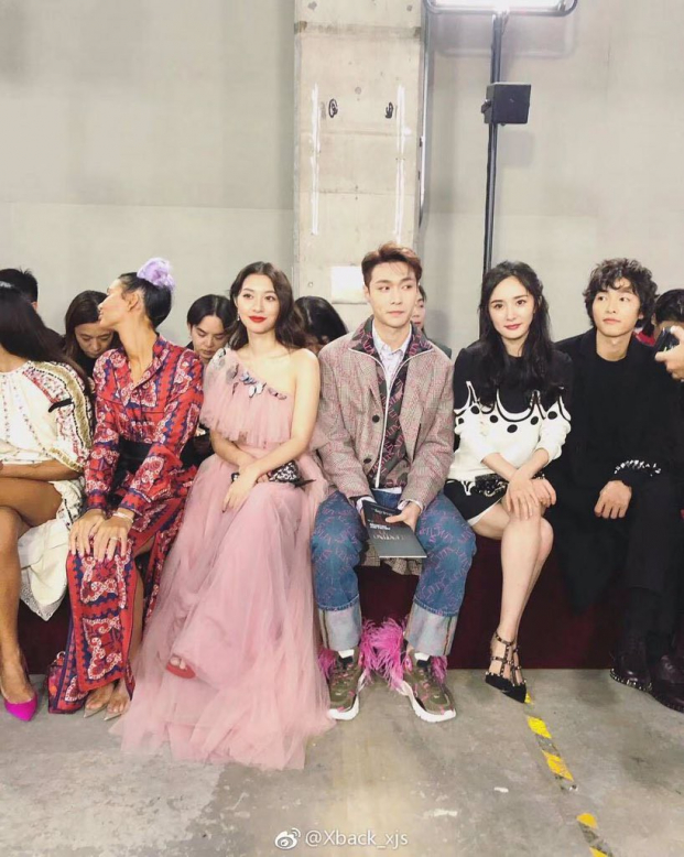   Song Joong Ki cùng các tên tuổi đình đám có mặt tại sự kiện.  