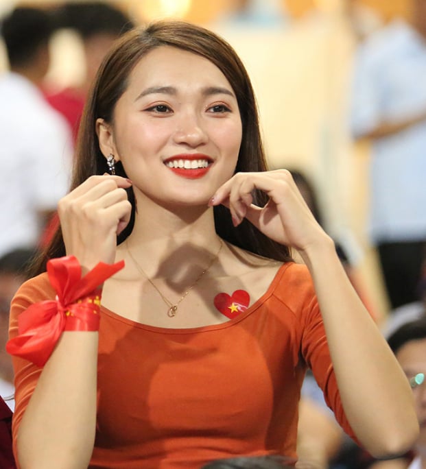 Điểm danh hội bạn gái toàn Hoa khôi, hot girl của các cầu thủ đội tuyển Việt Nam 8
