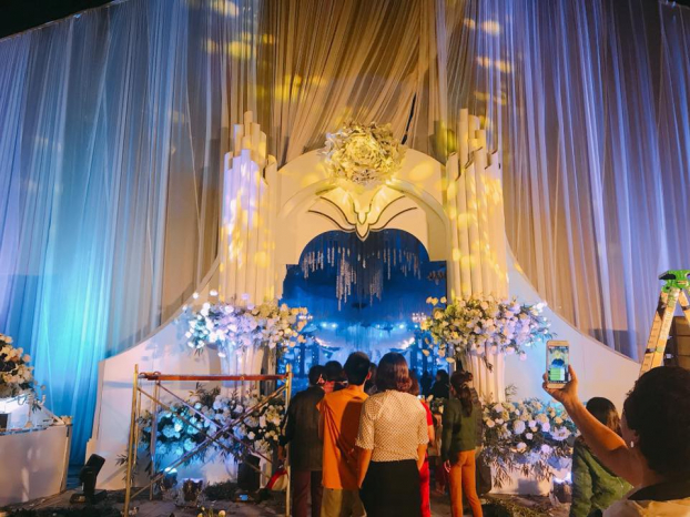 Cặp đôi Thái Nguyên gây sốt vì chi hơn 4 tỷ đồng và 13.000 bông hoa để trang trí đám cưới 8