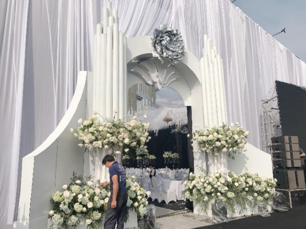 Cặp đôi Thái Nguyên gây sốt vì chi hơn 4 tỷ đồng và 13.000 bông hoa để trang trí đám cưới 4