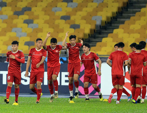 Lượng CĐV Hàn Quốc xem Việt Nam đấu Malaysia tăng kỷ lục, ủng hộ Việt Nam đoạt cúp 2