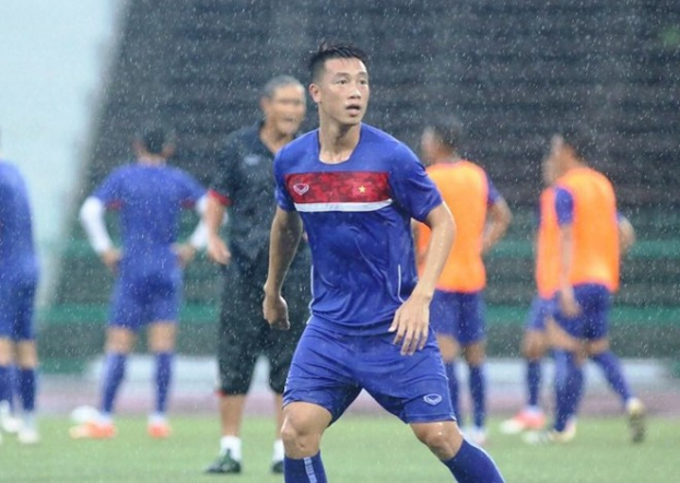 Tất tần tật về Nguyễn Huy Hùng, cầu thủ ghi bàn mở tỉ số cho tuyển Việt Nam tại AFF Cup 1