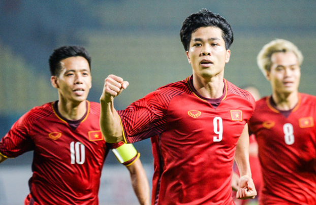   Công Phượng chỉ được vào sân thay Đức Huy ở phút 76 của trận lượt đi, trong khi Hồng Duy và Xuân Trường được HLV người Hàn Quốc đưa vào sân trong trận đấu lượt về.  