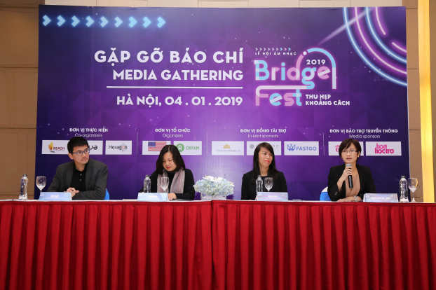   Đại diện Ban tổ chức BridgeFest 2019 trả lời báo chí tại sự kiện  