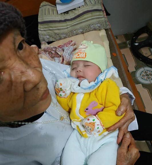 Hà Nam: Bé gái khoảng 3 tháng tuổi bị bỏ rơi ở vệ đường, người mẹ để lại tâm thư nhờ nuôi hộ 2