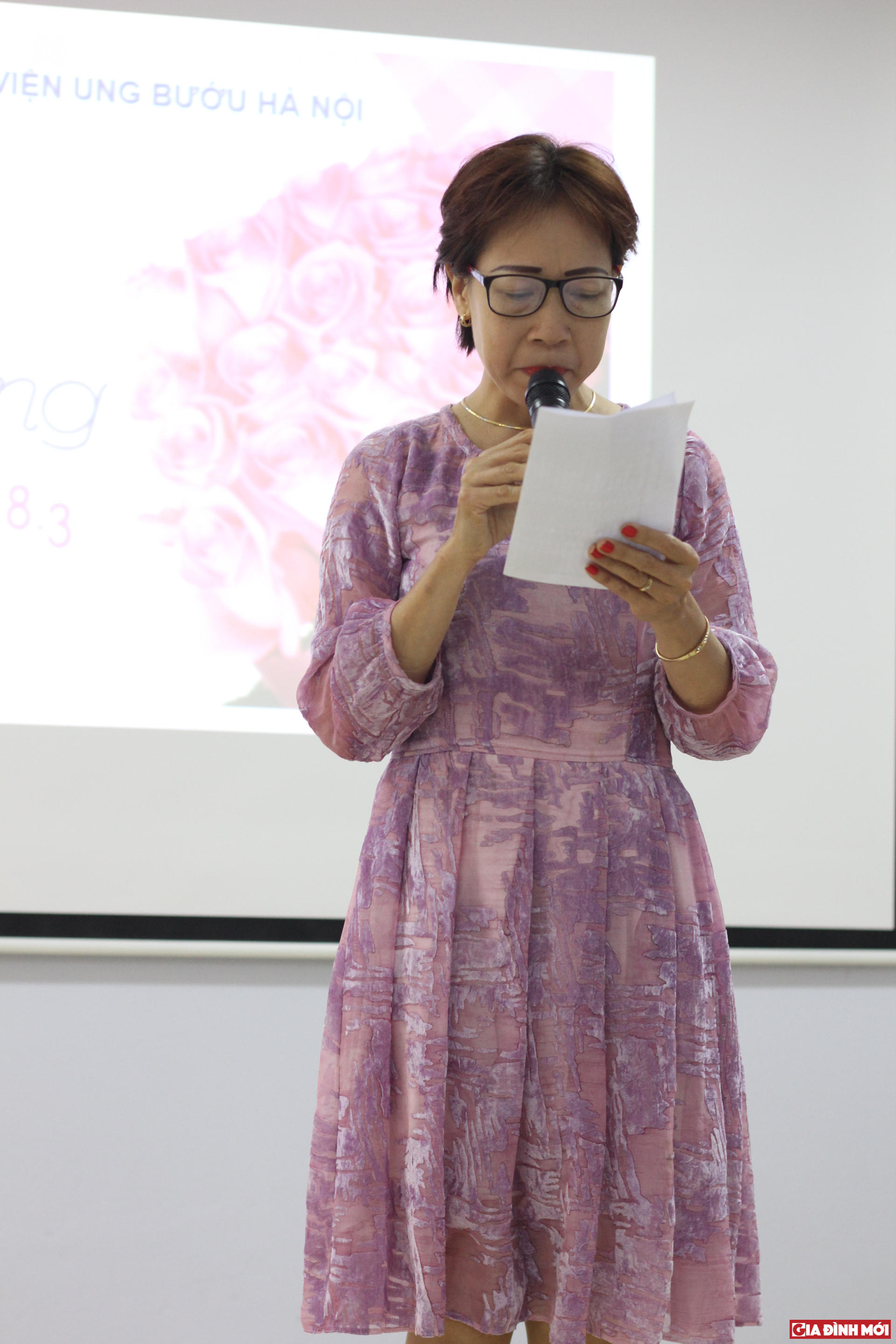 Chị Minh Phương xúc động đọc bài thơ về mẹ