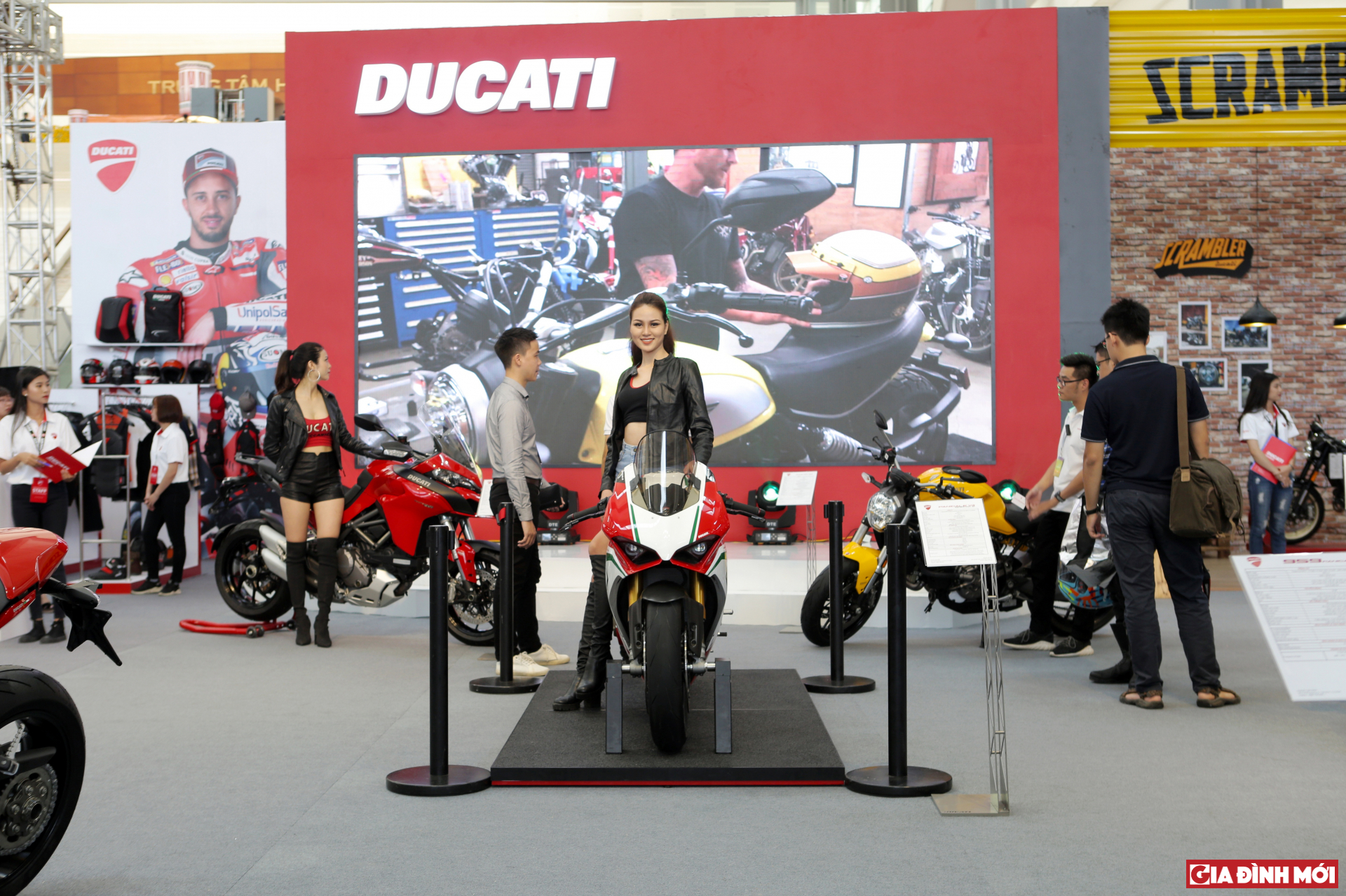 Một góc gian hàng của Ducati