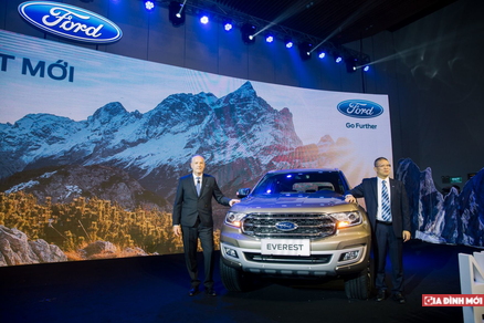 Ford Everest 2018 ra mắt, giảm hơn nửa tỉ đồng so với phiên bản cũ để cạnh tranh Fortuner 2019 1