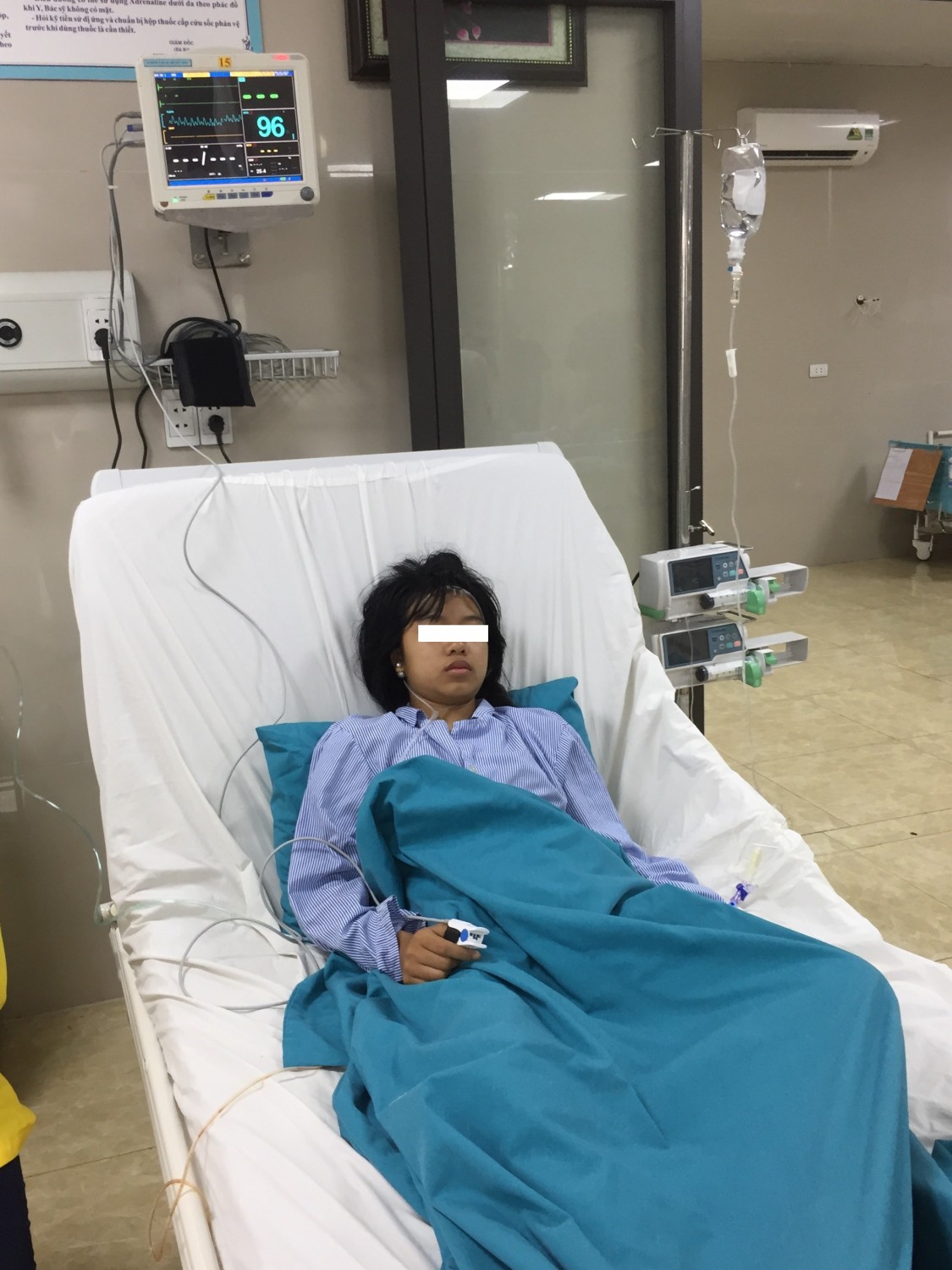 Bệnh nhân V.T.H 13 tuổi, địa chỉ: Sơn Dương – Tuyên Quang bị tràn dịch màng ngoài tim, tràn dịch màng phổi, viêm thùy dưới phổi phải.