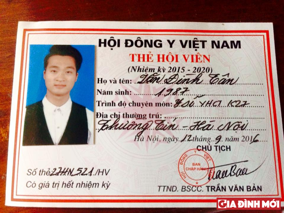 Thẻ hội viên Hội Đông Y, một trong số ít chứng từ, chứng nhận hợp pháp của vị lang y trẻ Đình Tân