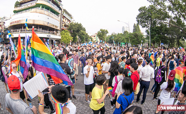   Cộng đồng người chuyển giới ở Việt Nam rất nhiều nhưng phần nhiều trong số đó có chưa thể hoà nhập với xã hội  