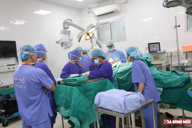   Bên trong phòng phẫu thuật bệnh thần kinh siêu hiện đại của Bệnh viện Hữu nghị Việt Đức  