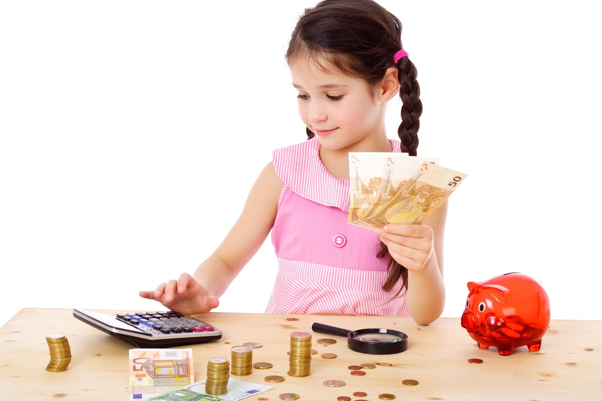 Góp nhặt từng đồng xu cũng có thể gộp thành số tiền lớn. Hãy dạy trẻ cách tiết kiệm từ khi còn nhỏ.