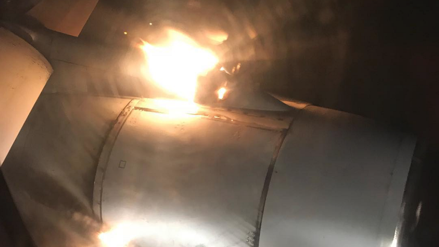 Hình ảnh động cơ bị cháy đã được một hành khách ghi lại
