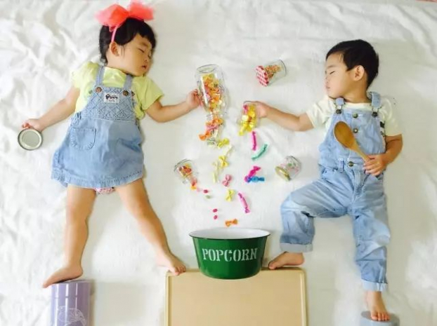Học mẹ Nhật cách chụp cả 'kho' ảnh sáng tạo cho con từ đồ vật trong nhà 14