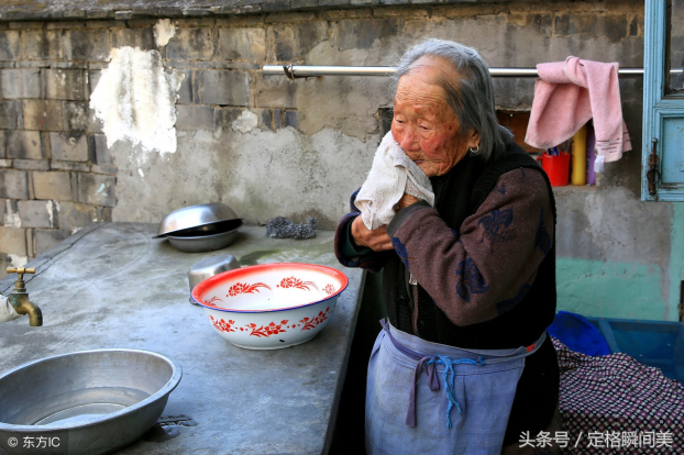 Cụ bà 103 tuổi tiết lộ bí quyết sống thọ với cách uống nước và chải đầu đặc biệt 5
