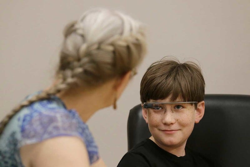 Trẻ tự kỷ được sử dụng thử nghiệm Google Glass.
