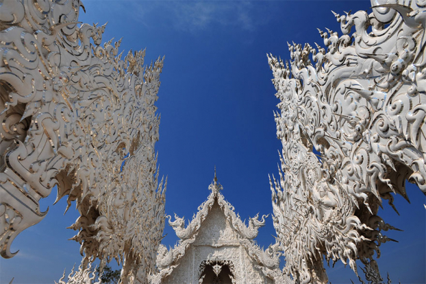 Wat Rong Khun: Ngôi đền Trắng nổi tiếng ở Thái Lan với vẻ đẹp kỳ dị 2